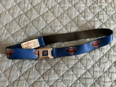 Cinturón de seguridad Superman DC Comics rojo con logotipo con licencia cinturón de seguridad negro con hebilla 2012 Foto 1 de 4