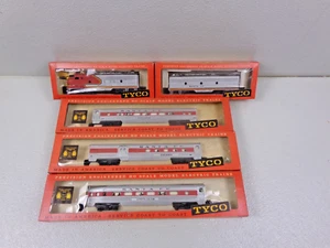 Vintage Spur HO Made in USA Tyco SantaFe Passagier Set NOS - Bild 1 von 15