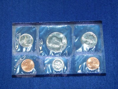 VINTAGE 5 US COINS 1990 P  UNCIRCULATED  MINT SET - Image 1 of 4