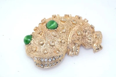 Rare De Nicola signed Green Eye Crystal Textured Gold Tone Frog Toad Pin Brooch - Image 1 of 4
