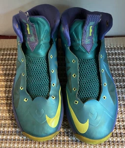 Nike Jungen Lebron 10 543564-304 Grün Basketballschuhe Turnschuhe Größe 6Y - Bild 1 von 11