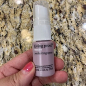 Living Proof Restore Perfecting Spray - 0.5oz Deluxe trial Size New - Picture 1 of 3