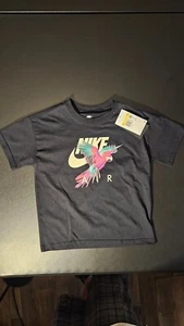 Nike Tee Youth S Black T-Shirt Pink Parrot Air Graphic Short Sleeve - Picture 1 of 7