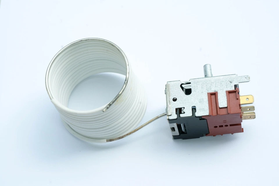 Danfoss 25T65 THERMOSTAT EN60730-2-9 077B2317L Freezer SILTAL Long capillary - Image 1 of 4
