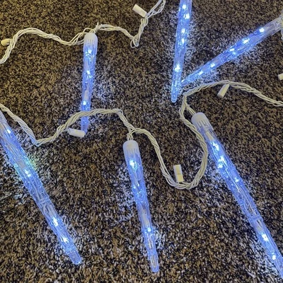 PREOWN LED 8 ICICLE LIGHTS SHOOTING STAR HOLIDAY WHITE WIRE STRING LIGHTS 10' - Image 1 of 4