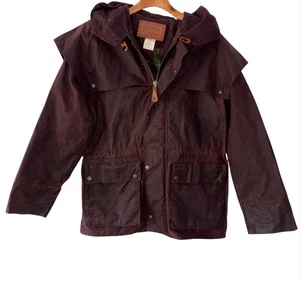 Chaqueta de Colección Outback Swagman Para Hombre Pequeña Piel Ólea Lona Plumero Con Capucha Borgoña - Imagen 1 de 24