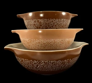 VINTAGE PYREX 3 PC BROWN WOODLAND CINDERELLA MIXING BOWLS 442, 443, 444 - Picture 1 of 10