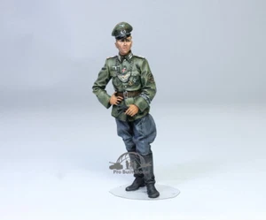 Oficial alemán de la gendarmería de campo 1941 Segunda Guerra Mundial 1:24 modelo construido profesional - Imagen 1 de 5