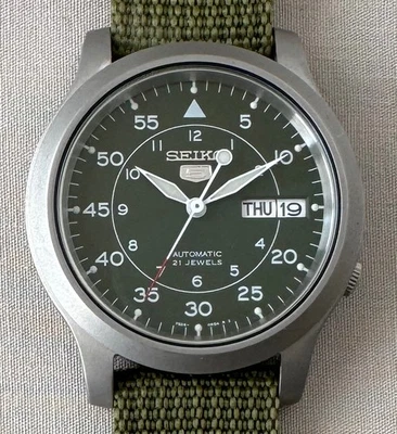 SEIKO 5 Automatic Green Dial Military Green Nylon Strap Watch 7S26-02J0;Y061 - Image 1 of 4