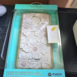 Kate Spade New York Defensive Hardshell Case for Moto Z4 - Hollyhock Floral - Photo 1 sur 2