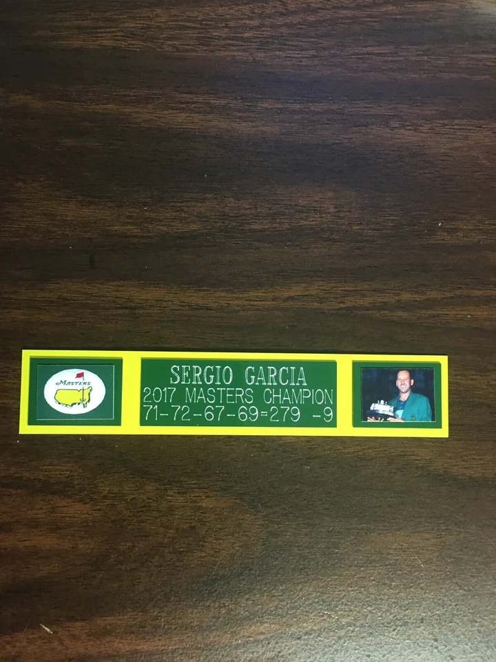 PLACA DE IDENTIFICACIÓN SERGIO GARCIA (2017 MASTERS) PARA EXHIBICIÓN/BANDERA/FOTO DE BOLAS AUTOGRAFIADAS Foto 1 de 1