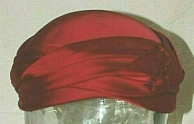 Sombrero para mujer Wilshire rojo satinado antiguo vintage MCM (se vende tal cual) Foto 1 de 4