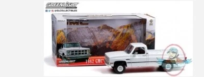 1:18 Scale 1982 GMC K-2500 Sierra Grande Wideside White Greenlight - Image 1 of 2