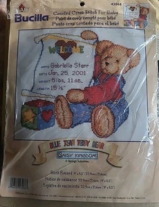 Paquete Abierto Bucilla Registro de Nacimiento Bebé Kit Punto de Cruz Contado #43068 Oso de Peluche - Imagen 1 de 4