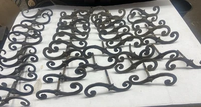 Persiana martillada forjada a mano vintage 29 perros forma de desplazamiento S más 12 otros Foto 1 de 4