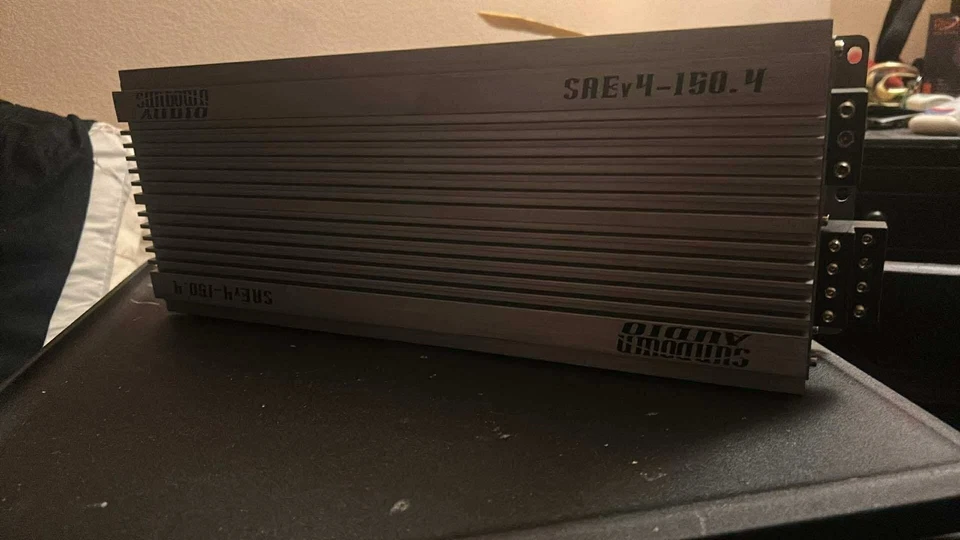 Amplificador estéreo para automóvil Sundown Audio SAE 900W RMS 4 canales clase A/B SAEV4-150.4 Foto 1 de 1