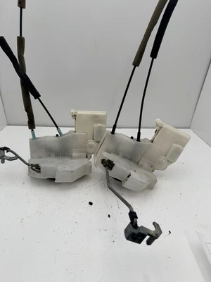 Mazda CX-7 CX7 2007-2012 actuador de cierre de puerta lateral derecho trasero 2 RR RH OEM Foto 1 de 4