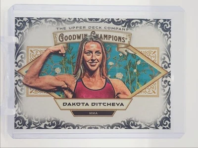 DAKOTA DITCHEVA 2025 UPPER DECK GOODWIN 冠军亮面黑色 Q2550 — 第 1/2 张图片