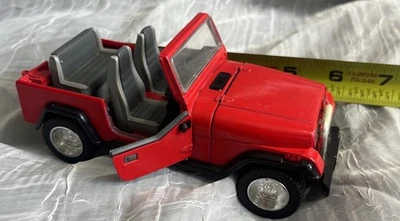 Cherry Red Sólido Jeep Wrangler 4x4 Off-road 1/27 Scale Die-cast SS 7102 Sporty - Image 1 of 4