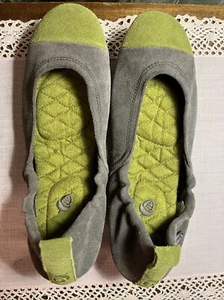 Ciabatta da ballo donna in pelle verde salvia e oliva Acorn con suola in gomma - Foto 1 di 3