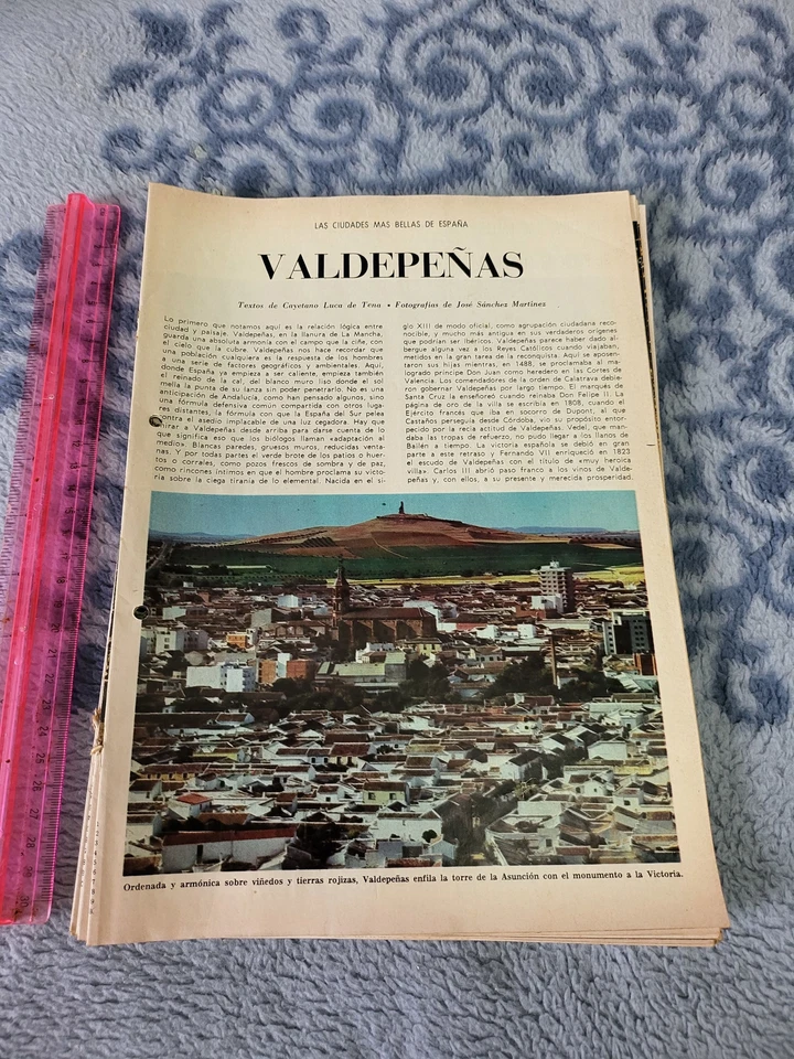 FOLLETO LUGARES ESPANA VALDEPENAS PAG 8 ANOS 60s LUCA TENA CASTELLANO - Imagen 1 de 1