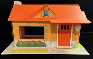 Casa de muñecas modelo plástico litografía metal hojalata vintage 1960 Remco "Heidi & Jan" Morada - Imagen 1 de 12