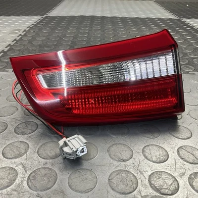 Lente de luz trasera interior trasera izquierda Volvo S60 T5 2012-2018 OEM Foto 1 de 4