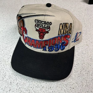De colección Chicago Bulls Campeonato de Baloncesto NBA 1996 Gorra Sombrero Snap Back - Imagen 1 de 5