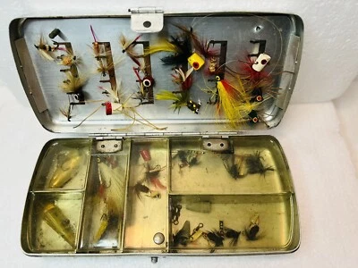 Ganchos de pesca con mosca vintage hechos en Japón con estuche de metal (aprox. 36 anzuelos para mosca) Foto 1 de 4