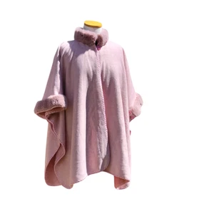 Women's wool blush pink poncho cape with faux fur trim One size NW from Ecuador - Picture 1 of 6