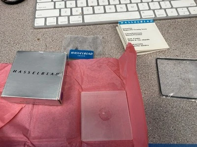 Brand new Hasselblad Original Focusing Screen with Central Grid 2 - 42269 - Image 1 of 3