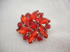 Vintage Estate Costume Brooch Pin Red Silver granny core - Picture 1 of 2