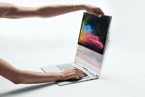 Microsoft Surface Book 2 13.5"-512GB SSD, Intel Core i7-8650U, 1.9GHz, 16GB RAM - Picture 1 of 12