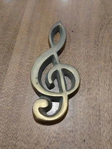 VINTAGE BRASS TREBLE CLEF MUSICAL NOTE PAPERWEIGHT - MADE KOREA (5") - Picture 1 of 4