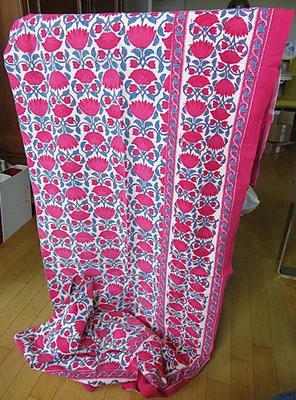 Tischdecke rot-grünes Rosenmuster auf hellbeige, 100% BW , 225 x 145 cm, Indien - Bild 1 von 4