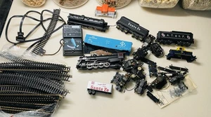 Lote de trenes Mantua motores diecast, A tender, 33 vías de tren, paquete de energía y varios - Imagen 1 de 6