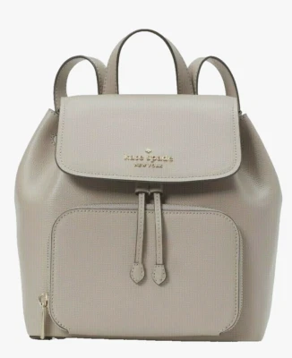 Nueva Mochila Kate Spade Darcy Solapa Mediana Cuero Grano Refinado Cálido Taupe Foto 1 de 4