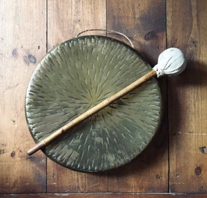 Antique Brass Gong 35cm/14in (approximate diameter) with Gavel - Picture 1 of 13