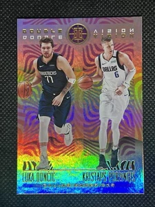 2019-20 Panini Illusions LUKA DONCIC/KRISTAPS PORZINGIS #27 DOPPIA VISIONE Dallas - Foto 1 di 2