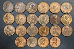 22 Different U.S. 1C Lincoln Wheat Cents all Almost Uncirculated or Better - Picture 1 of 2