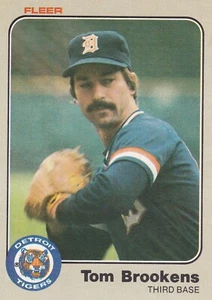 1983 Fleer #327 Tom Brookens Detroit Tigers + Sì 4 carte misteriose gratuite - Foto 1 di 2