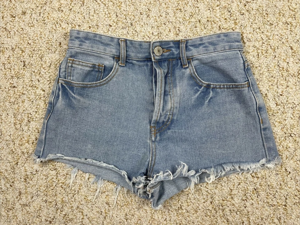 Pantalones cortos de mezclilla elásticos Forever 21 talla 24 (cintura 28") Foto 1 de 4