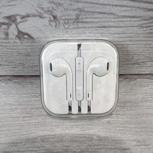 New Apple Earphones Headphone Wired In-Ear Earbuds AUX Jack iPhone Sealed FreSHP - Picture 1 of 8