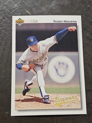 1992 Upper Deck - Teddy Higuera #138 Gold Hologram Milwaukee Brewers  - Image 1 of 2