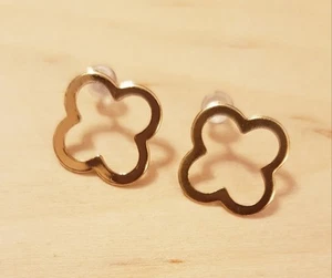 Gold Tone Designer Style Clover Symbol Earrings 1" Dia. *Fast Shipping - Picture 1 of 5