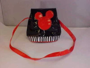 Cartera infantil Mickey Mouse estilo cubo vinilo negro con cordón y broche de presión - Imagen 1 de 8