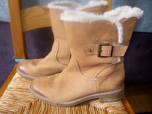 M&S COLLECTION TAN LEATHER FUR LINED BOOTS SIZE 8 WIDE FIT - Picture 1 of 3