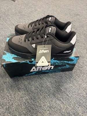 Zapatos de bicicleta de montaña Afton Keegan negros/grises - EE. UU. 10 - UE 43 - MTB - planos Foto 1 de 4