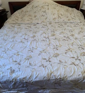 Raymond Waites Embroidered Queen Floral Duvet And Sham Set - Picture 1 of 12