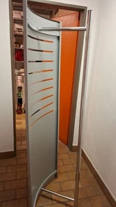 Ständer für Praxiskleidung - Bild 1 von 3